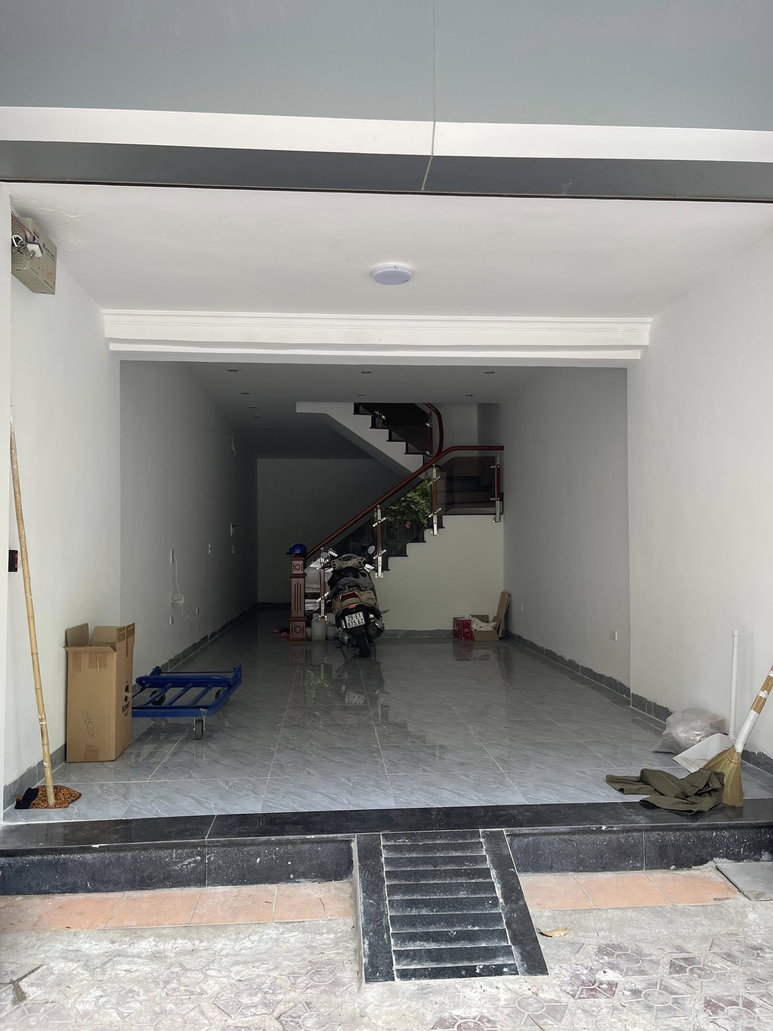 Cho thuê MBKD Ngõ ô tô Nghĩa Tân, 53m2, 1 tầng, 7.5 Triệu KD bất chấp - Ảnh 1